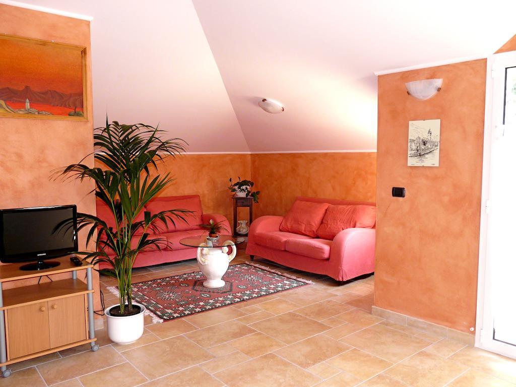 L'Albicocco Apartment Dolceacqua Room photo